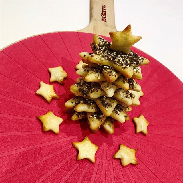 Happy December! Christmas tree 🎄 made from freshly baked Thyme Stars⭐️...