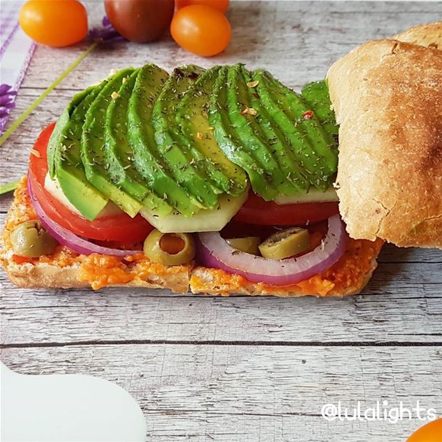 🤗Happy Friday Everyone🤗 🥑Avocado sandwich made of cashew pepper spread,... (Germany)