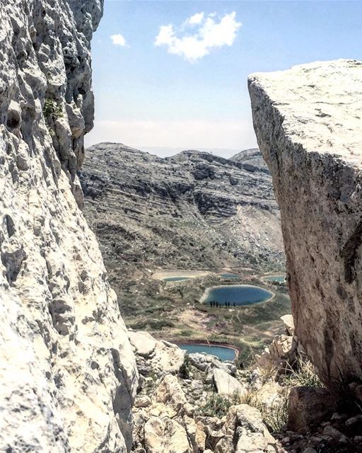 Happy friday🎈let the weekend begin☀️ (Akoura, Mont-Liban, Lebanon)