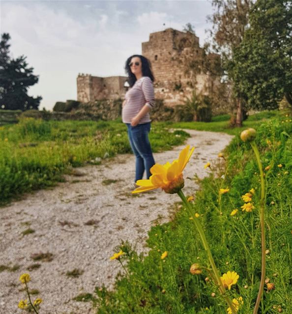 Happy Mother's Day to all the mommies in the world 🌻 В Ливане настал первы (Byblos Castle)