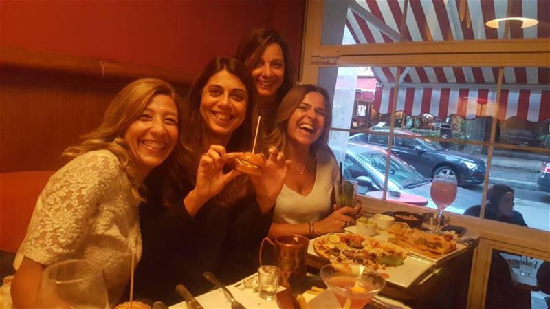 Happy People ❤️❤️  fun  drinks  happy  friends ...
