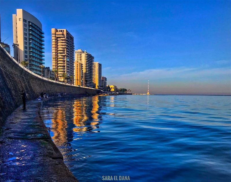 Happy Sunday everyone! 💙 (Ain El Mraysi)