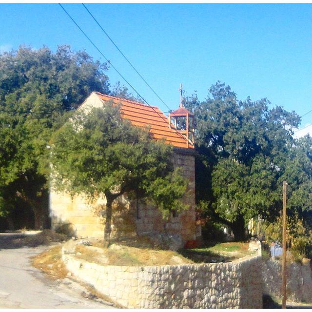 Hardine le village de 34 anciennes eglises et monasteres. (Hardine, Lebanon)