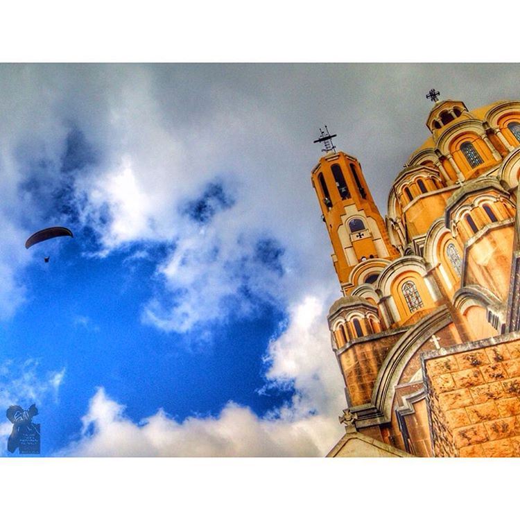 Harisa...  lebanon  parapente  harissa  sky  clouds  church ...