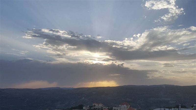  Hasbaya  sunset  sun  hide  underclouds  amazing  view  noedit  instapic ... (Hasbaya)