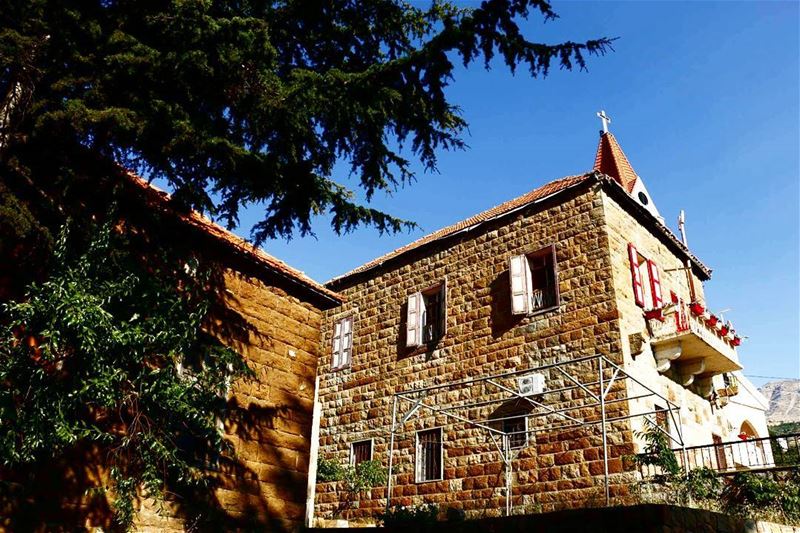 Hasroun style... stonehouse  traditional  architecture  church  hasroun ... (Hasroun)