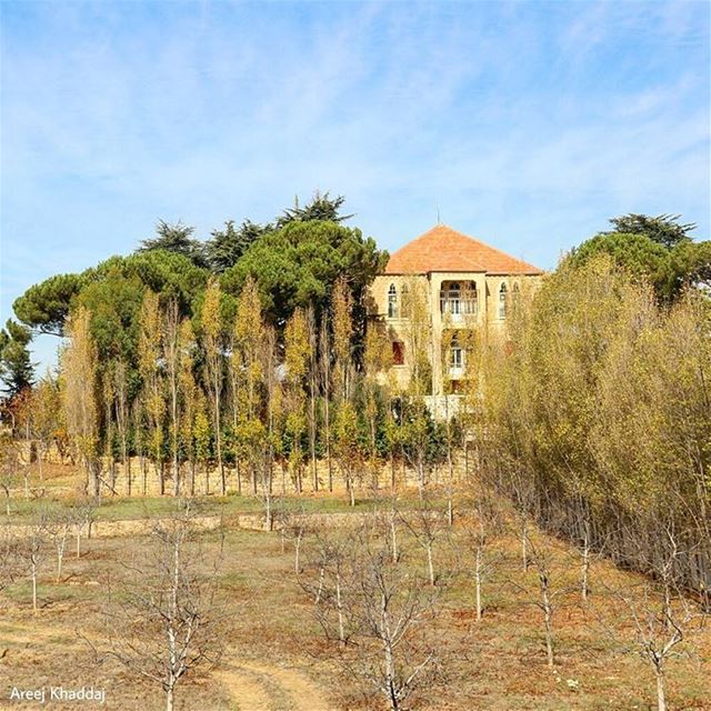 Have a bright weekend ⛅🏡 (Sawfar, Mont-Liban, Lebanon)