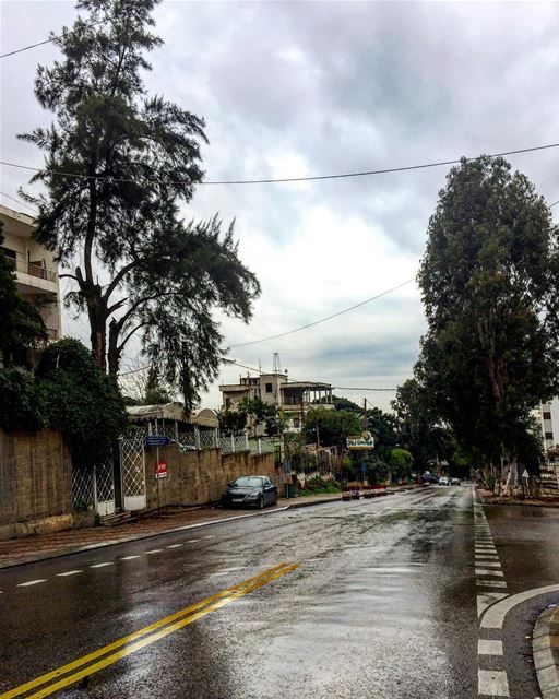 Have a happy rainy Sunday 🌧💙 sunday  rainyday  clouds  lovely  weather ... (Hazmie, Mont-Liban, Lebanon)