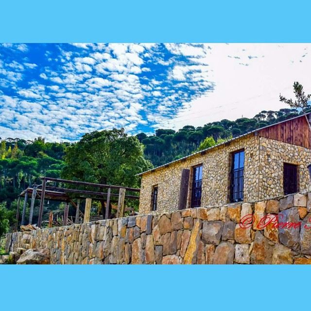Have a nice  weekend 😉😉😉 lebanese  traditional  house  bleue  sky ...