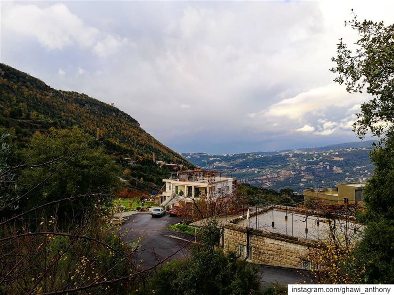 Have a warm Sunday💙😌____________________________ sunday  post  winter ... (Nahr Adh Dhahab, Mont-Liban, Lebanon)