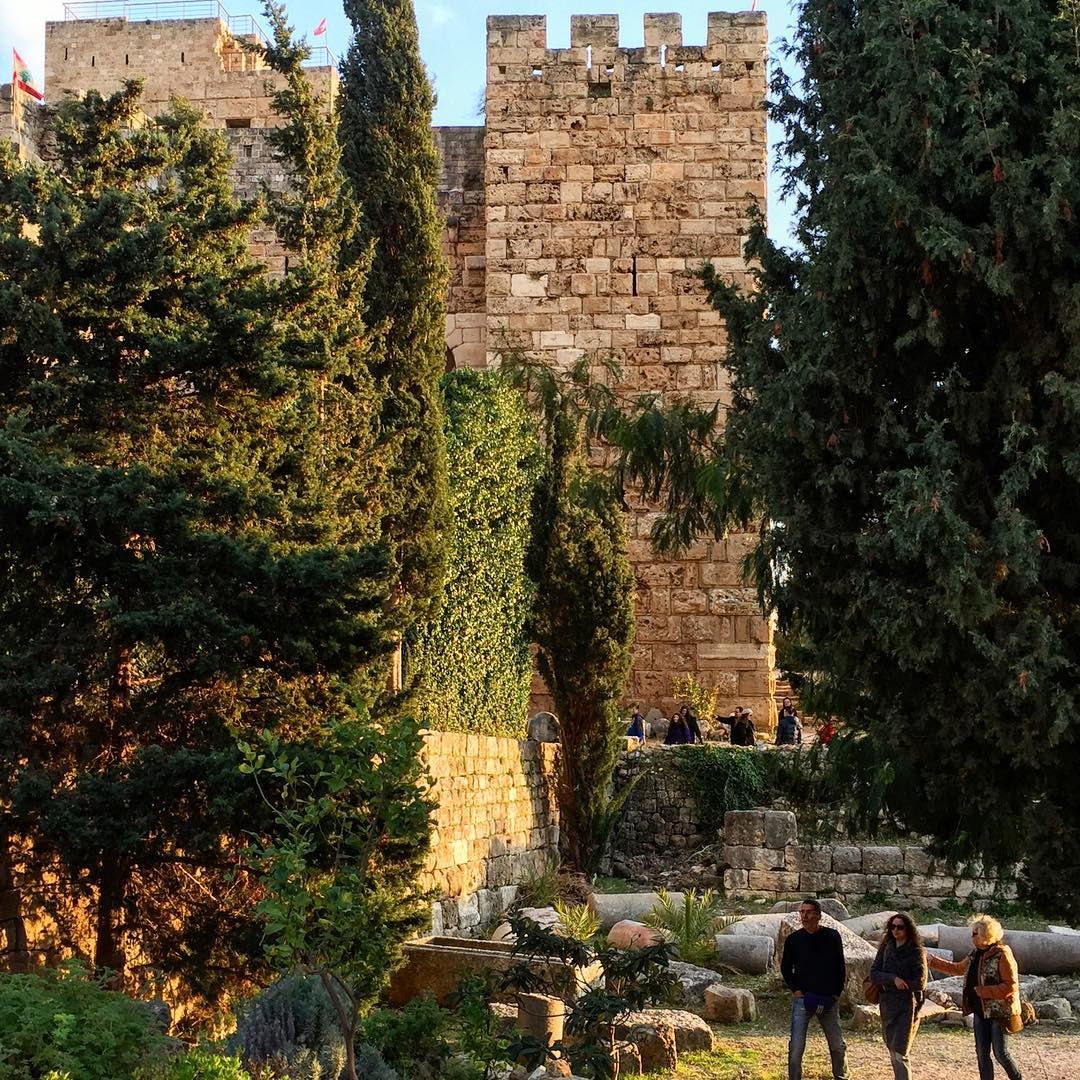 Have a wonderful day Igers 🌱💕 ...... liveoutdoors  explore ... (Byblos Castle)