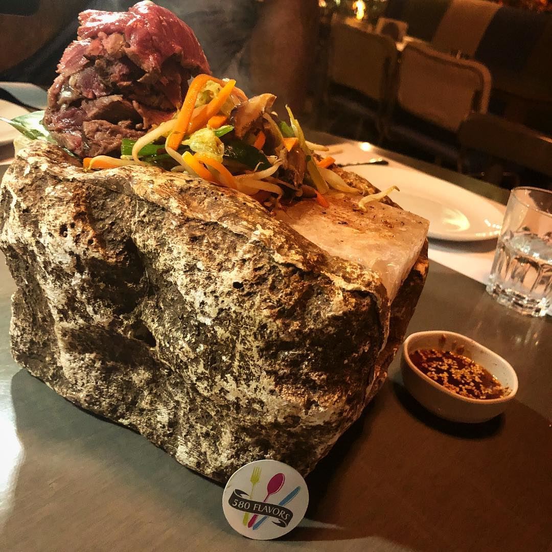 Have you ever tried this Himalayan Beef filet on a salt rock?! 😍😍 so... (CINCO lounge)