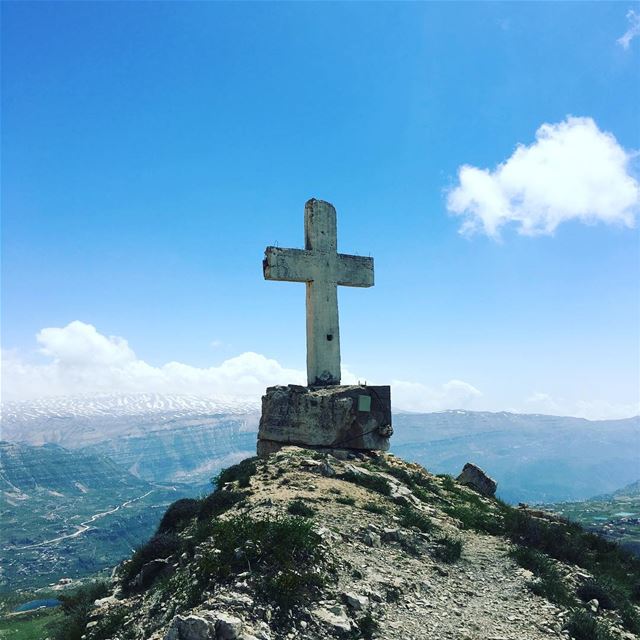  haveablessedday  haveagreatsunday  sundaymood  haveanicedayeveryone 💙 (Akoura, Mont-Liban, Lebanon)