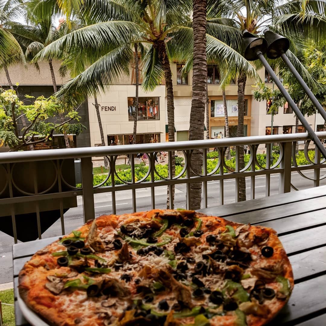  hawaii🌴   honolulu  aloha  oahu  waikiki  food  pizza  lebanon  lebanese... (Waikiki, Hawaii)