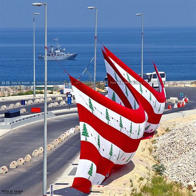  hayda3alamna  lebanon  zaitounabay  Pope ... (zaitouna bay)