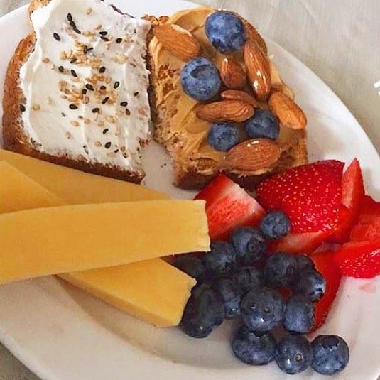 Healthy breakfast 😍 By my friend : @nibalchahine 🔥 🍞🍓🍇🧀🥜 toast ... (Canada)