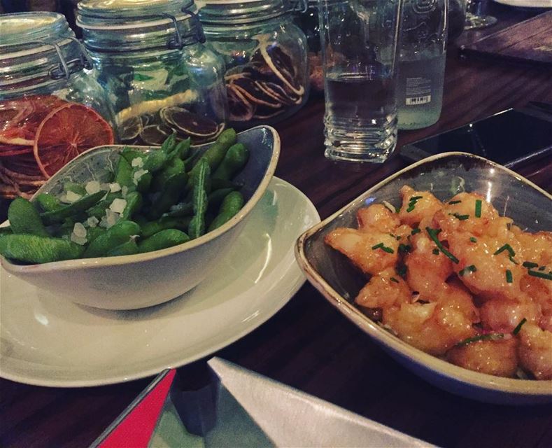 Healthy & light appetizers for dinner , are the best choice 👍 Edamame +... (Fértil Dbayeh)