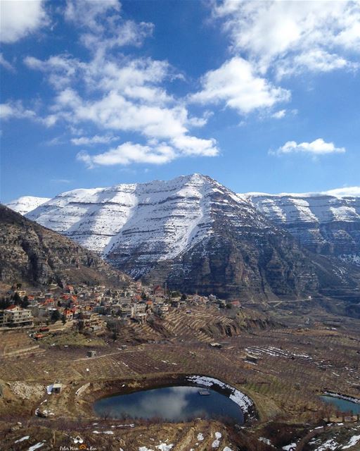 Hello Friday!  PeterWenMaken is spending the weekend in the 🗻🗻 What... (Lebanon)