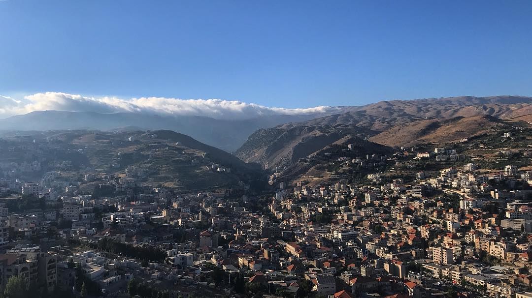 Hello from above ✌🏻👋🏻 lebanon  landscape  mountains  city  clouds  sky... (Zahlé, Lebanon)