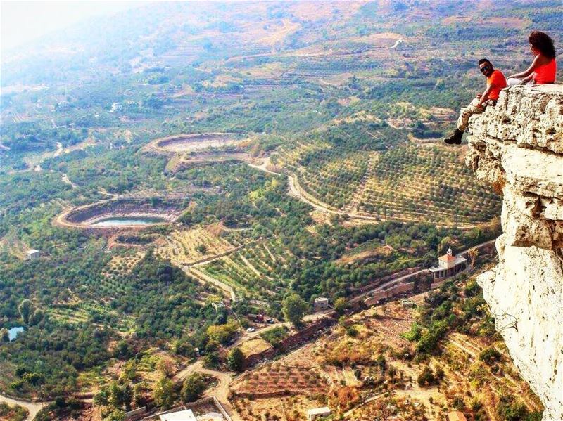 Hello from the higher ground 🙋🏽‍♂️🙋🏽  autumnmood 🍂🍁 sanelebanon 🍃