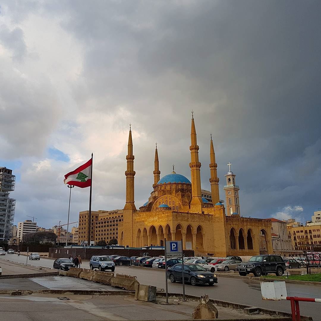 Hello moody morning❤❤❤ goodmorning  mosque  lebaneseflag  lebanonshots ... (Downtown Beirut , Lebanon)