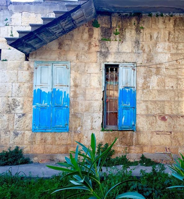  heritage  old  oldhouse  nostalgia  lebanonhouses  architecture  stairs ...