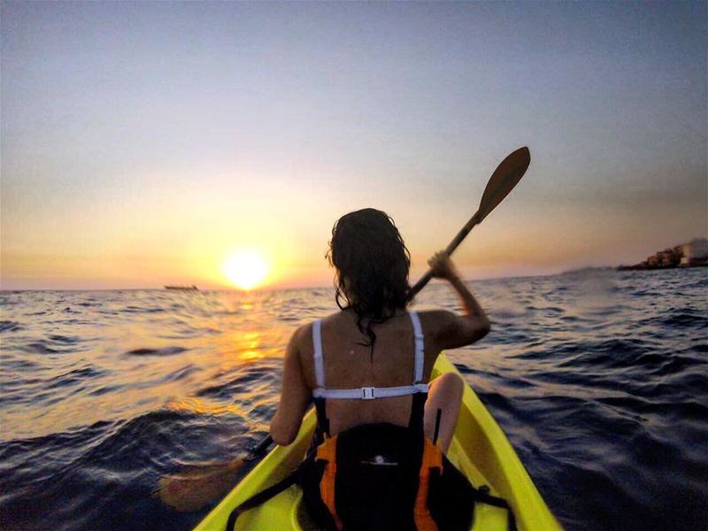 Hey Monday, take that!  kayaking  mondayfunday  liveloveoutdoors ---------- (Batroûn)