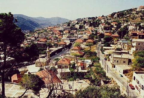 Hike the mountain, discover the old village and taste an untraditional Saj (Kfarqatra-Deir Al Qamar)