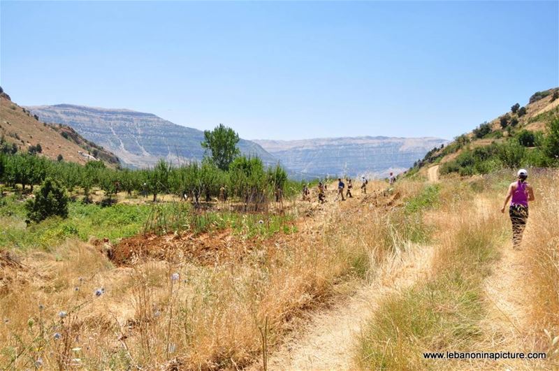 Hiking in Akoura with Promax