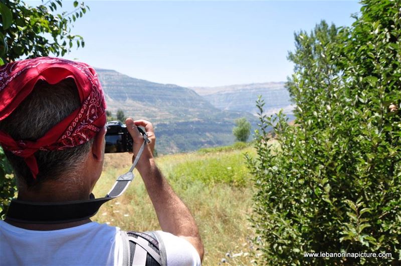 Hiking in Akoura with Promax