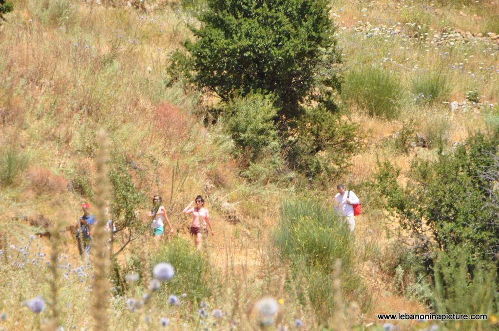Hiking in Akoura with Promax