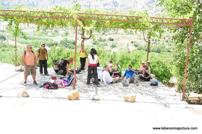 Hiking in Akoura with Promax