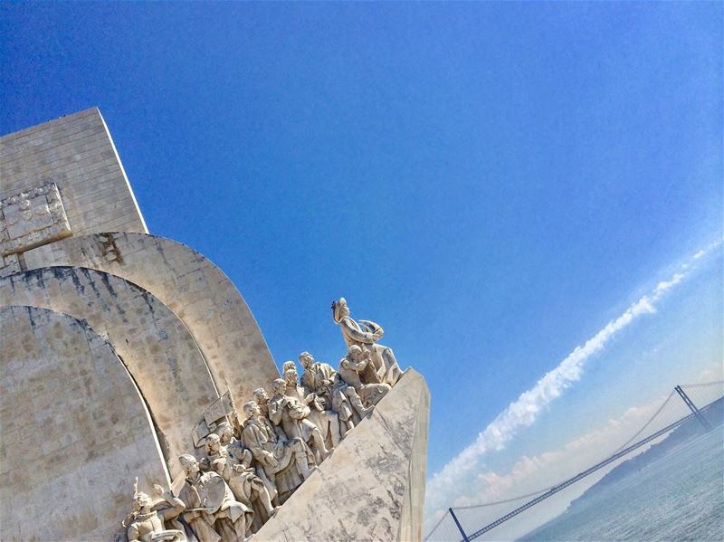 🌊 History riding the modernism waves 🌊 🌊   instaselfie  instagramhub ... (Padrão dos Descobrimentos)