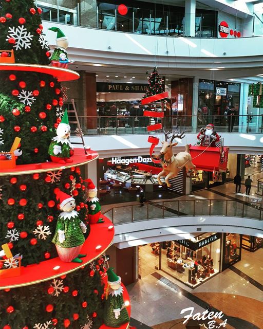 HoHoHooo🎅🎅👉Follow and Tag👈➡@instaamici➡@super_lebanon➡@ptk_lebanon... (City Centre Beirut)