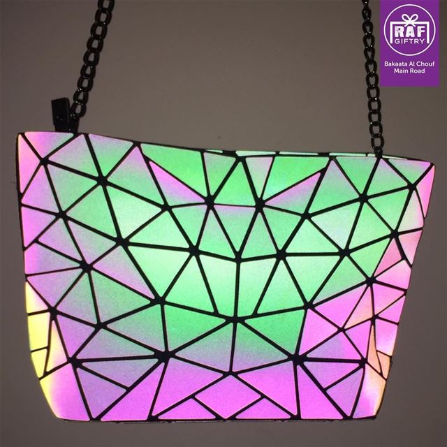 Holographic bag for crazy cool photo parties!! 🤩 raf_giftry......... (Raf Giftry)