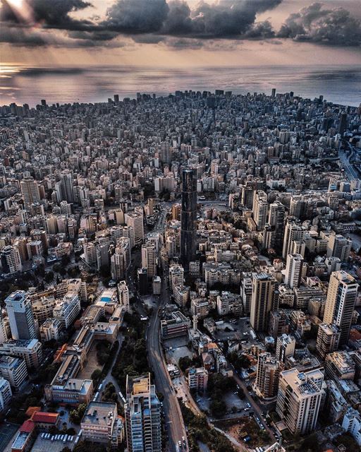 Home of the Phoenicians🇱🇧 where are you all from? 🌎🗺By @pixelville ... (Beirut, Lebanon)
