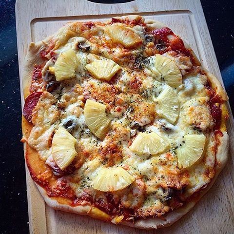 Homemade Pizza 🍕🍕🍕😍😍😍 Credits to @add.some.sauce