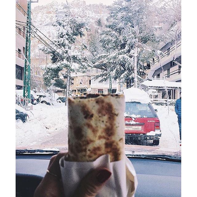 Hot Manoushe Zaatar in cold weather at Faraya  (Faraya-Mzar)