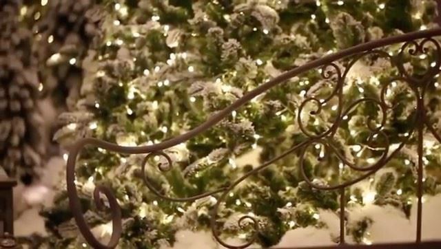 Hotel Phoenicia ainda mais bonito decorado para o Natal, neste vídeo... (Phoenicia Hotel Beirut)