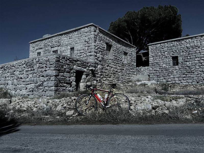  house  oldhouse  oldhouses  douk  batroun  lebanon  lebanonhouses ... (Douk)