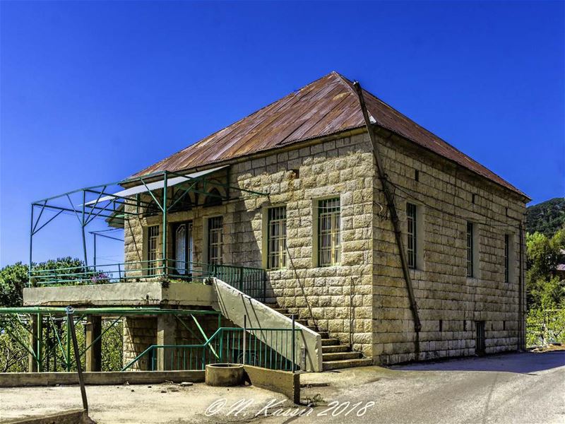  house  stones  mountain  ngconassignment  Lebanon  ig_great_shots ... (Baskinta, Lebanon)