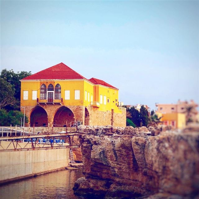 Houses are like people - some you like and some you don't like - and once... (Al Batrun, Liban-Nord, Lebanon)