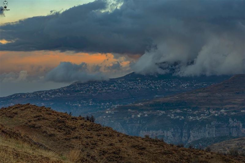 How can someone skip to capture sunrise!!!!... (Hadath El-Jubbah, Liban-Nord, Lebanon)