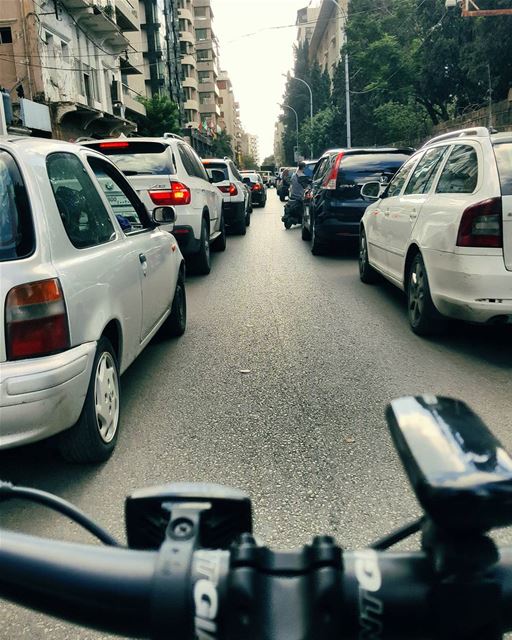 How do u manage traffic.. and your time??🚲🚲🚲 beirut ..... ........ (Beirut, Lebanon)