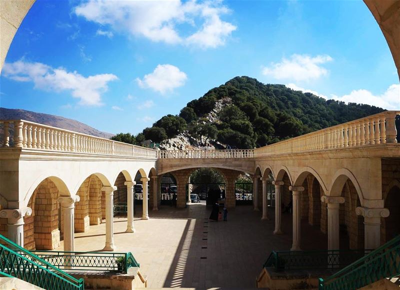 How far is the sky! And how close is the God! (Chouf)