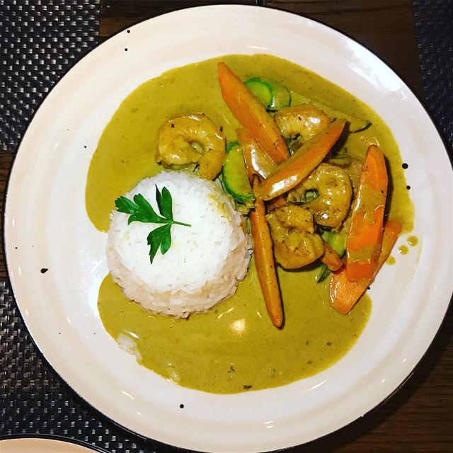 How good can shrimp curry be ? It’s been a while we didn’t  taste a good... (Brass Beirut)