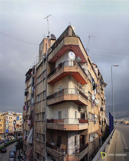 I also shake too, sometimes, for that I can't keep on waiting. building ... (Beirut, Lebanon)