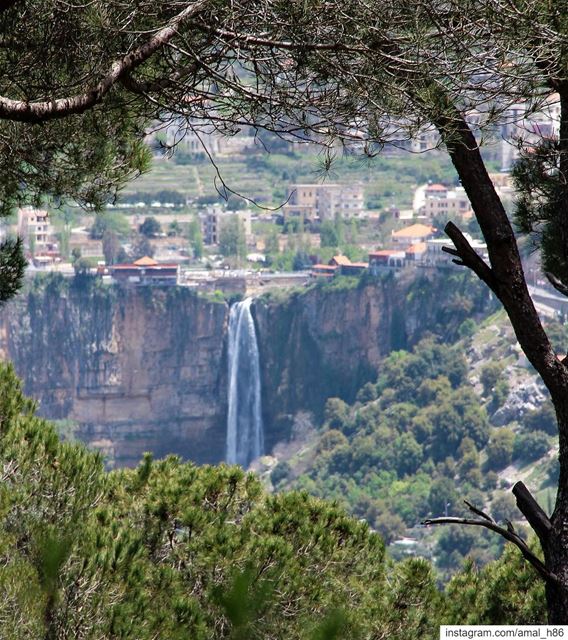 I am locked somewhere within me.Will you look for me?....... (Jezzîne, Al Janub, Lebanon)