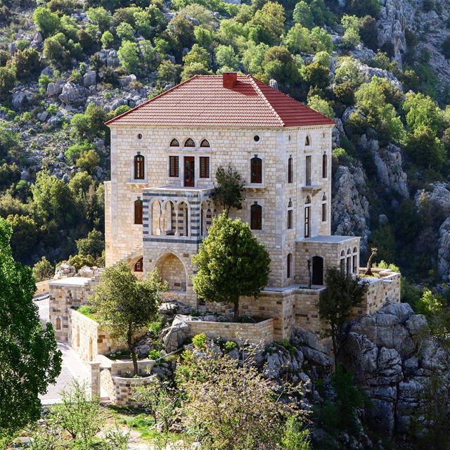 I'd love to have such a house! A twisted traditional look in the heart of... (El Laklouk, Mont-Liban, Lebanon)