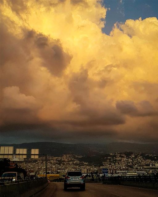 I Don't drive and text.. But,,How can I drive and not capture the Goodbye... (Beirut, Lebanon)